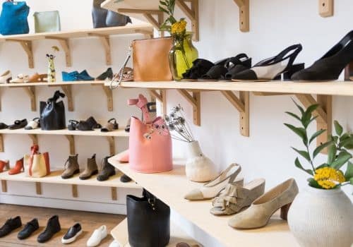 trasloco negozio di scarpe